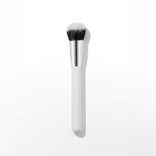 Angled Blending Face Brush - Studio-Ready Studio Artistry Lineup